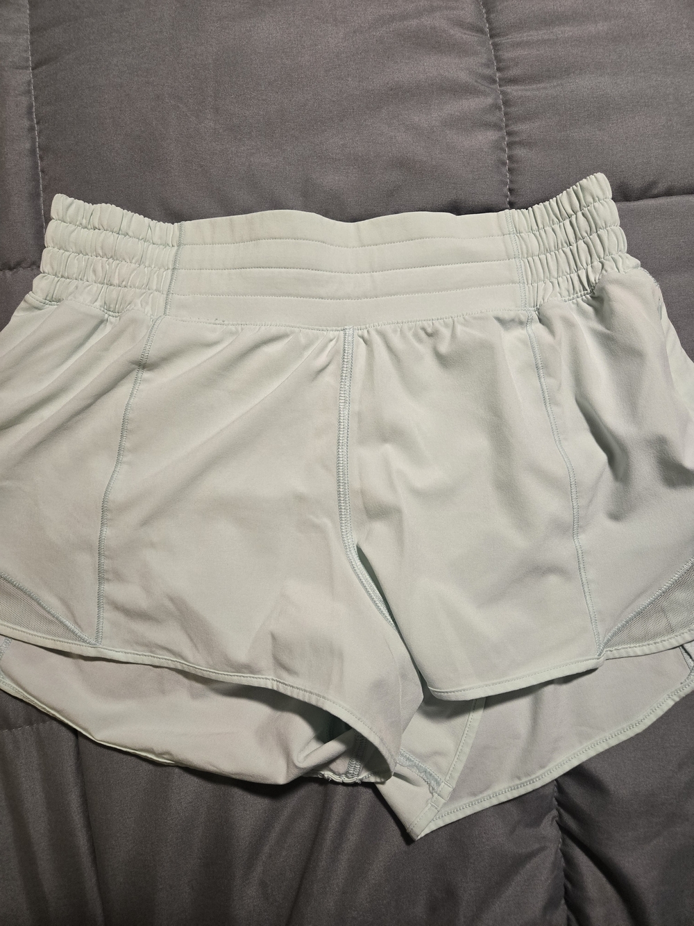 Lululemon Hotty Hot high rise 2.5" shorts